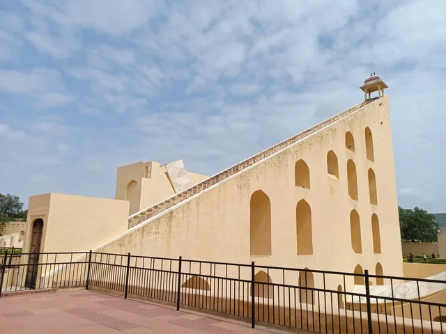 Jantar Mantar, Jaipur, Ras