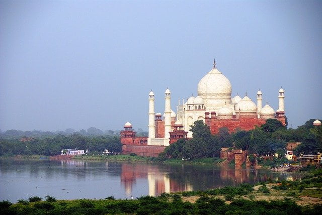 Top 10 Places to Visit in Agra